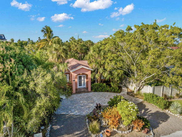 Lido Key Vacation Home with 2 Bedroom and Private Pool